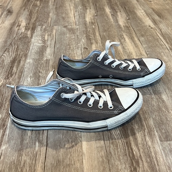 Chuck Taylors Charcoal Gray - Picture 5 of 6